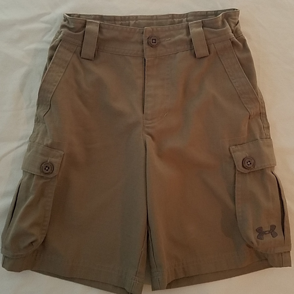 Boys khaki under armour shorts